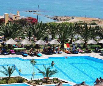 Mediterraneo hotel zwembad met uitzicht op zee